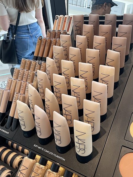 Skins Cosmetics — photo 4
