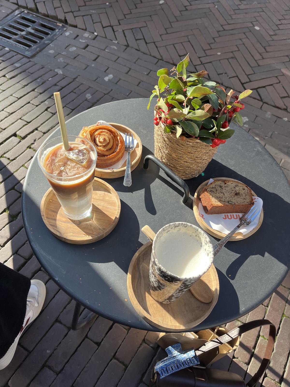 JUULZ Lunchroom — photo 4