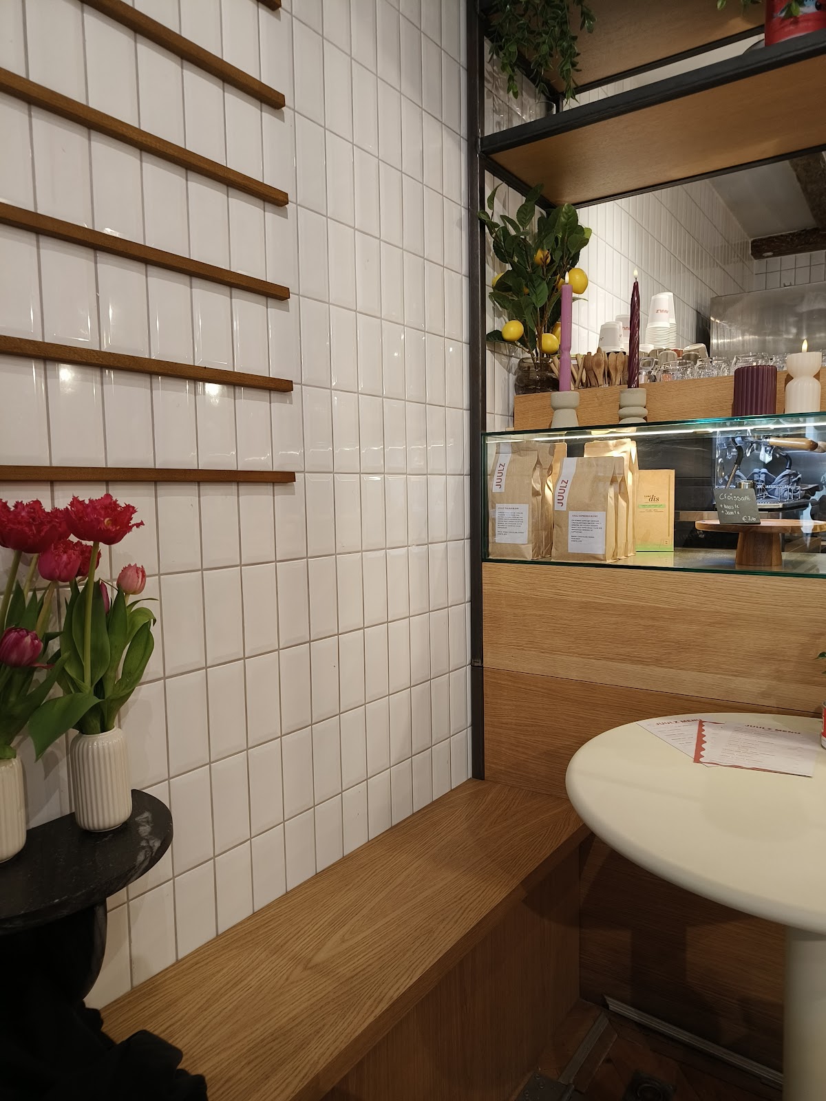 JUULZ Lunchroom — photo 5