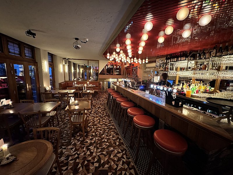 AMI Amsterdam | all day café, bistro and wine bar in De Pijp — photo 4