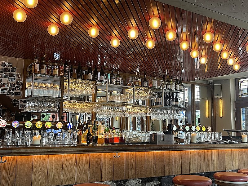 AMI Amsterdam | all day café, bistro and wine bar in De Pijp — photo 5