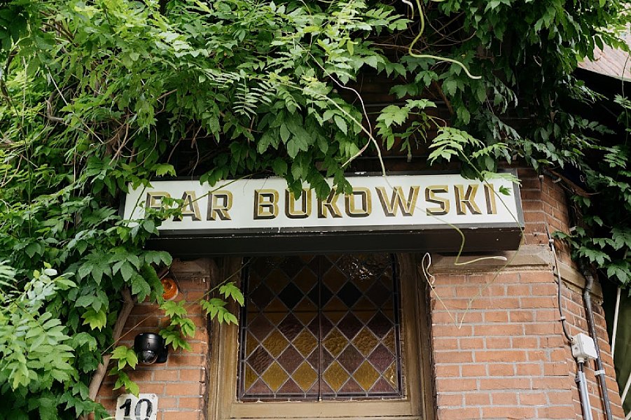 Bar Bukowski Amsterdam Oost | lively café and bar by Oosterpark — photo 3