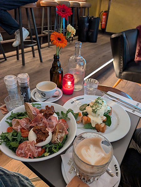 Bar Bukowski Amsterdam Oost | lively café and bar by Oosterpark — photo 4