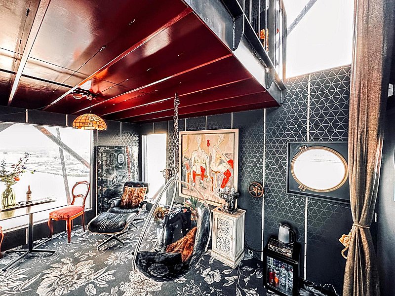 Faralda Crane Hotel Amsterdam | luxury suites in an iconic crane — photo 2