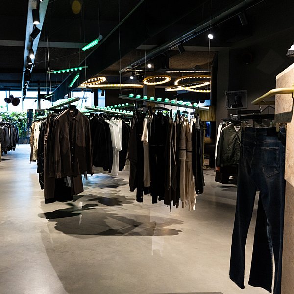 FOUR Amsterdam | luxury streetwear and contemporary fashion — photo 4